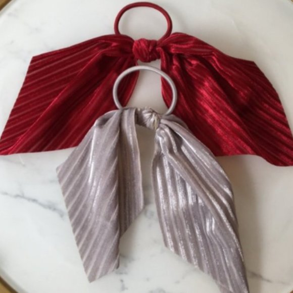 Anthropologie Ribbed Velvet Ponytail Holder Set (2) - Picture 2 of 2